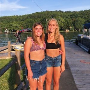 Meet your Posher, Caroline